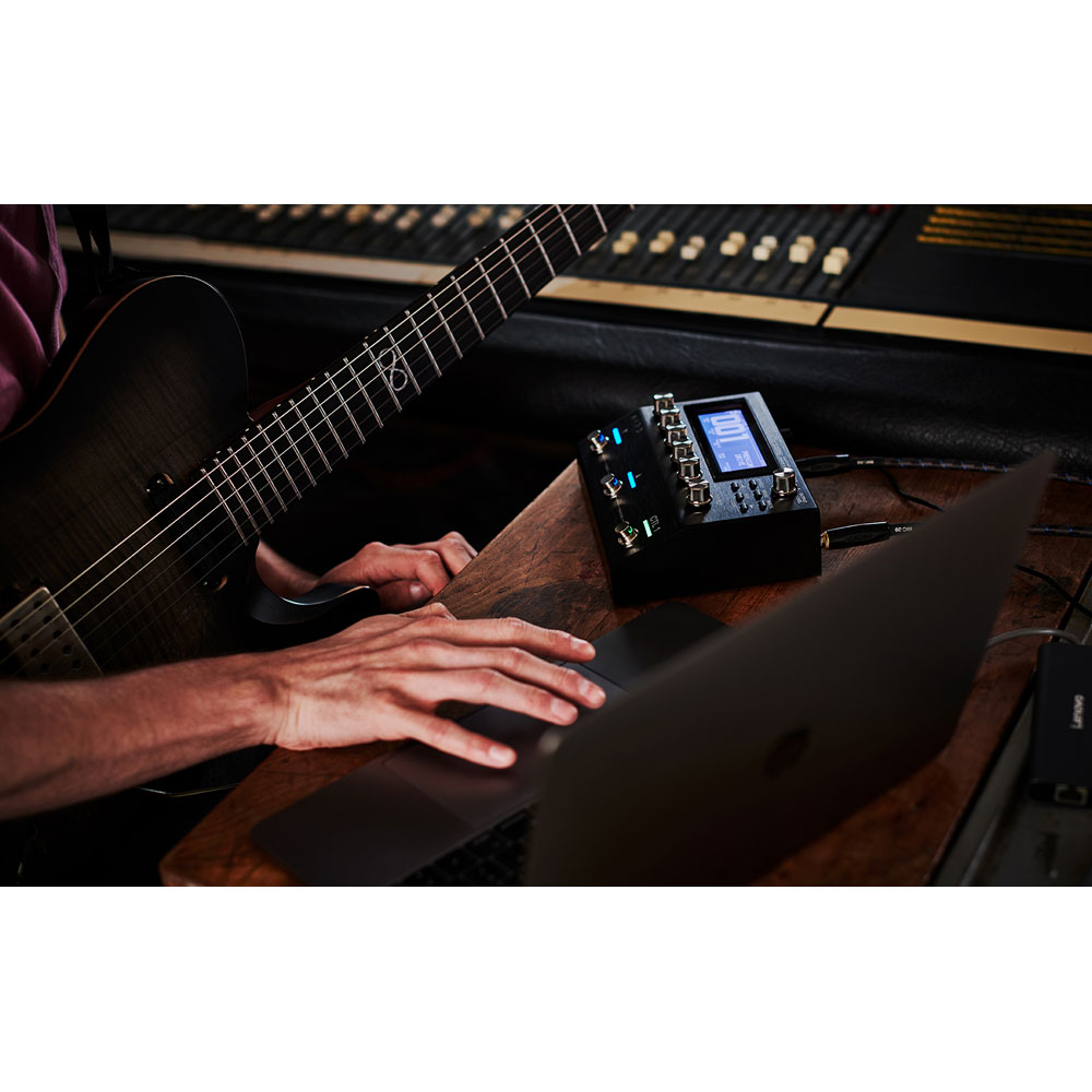 BOSS（ボス） GT-1000CORE Guitar Effects Processor マルチエフェクター 使用イメージ