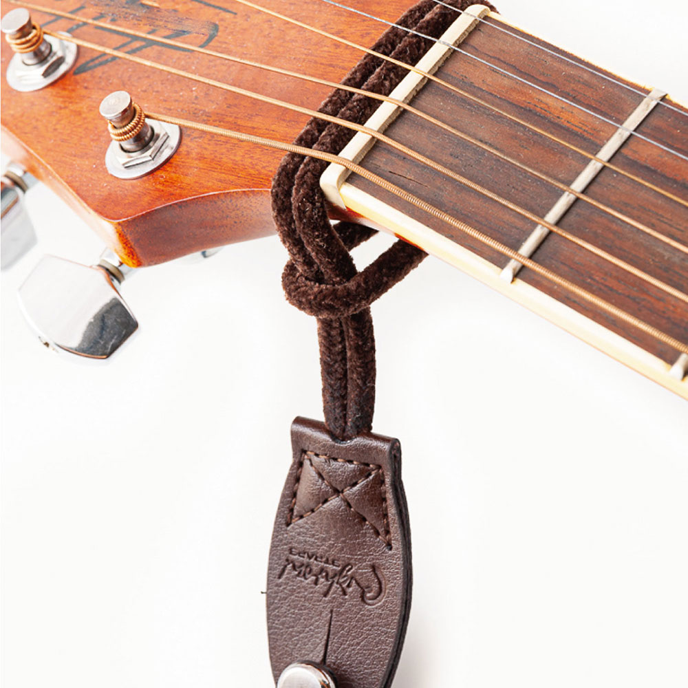 RightOn! STRAPS NECK STRAPLINK PRO Brown ストラップアダプター ヘッドストックに巻き付けた画像