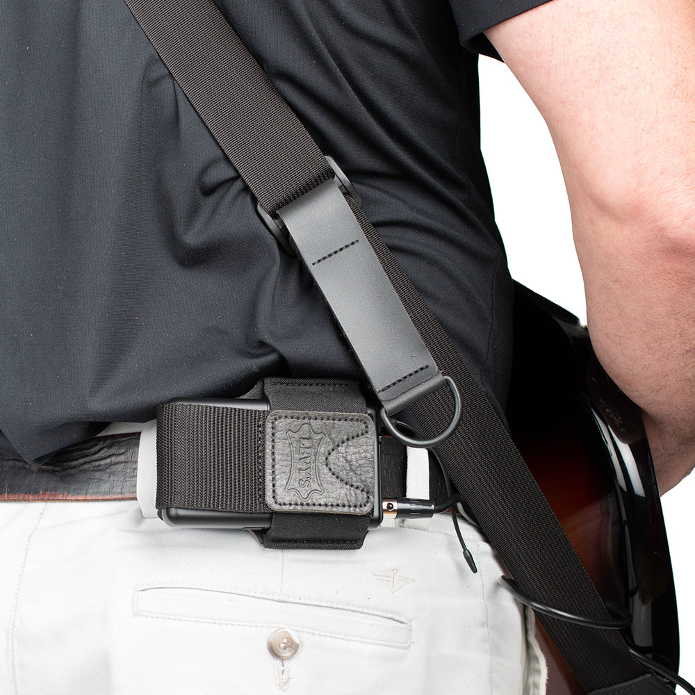LEVY’S MM14-BLK Wireless Pack Holders トランスミッターホルダー 使用例