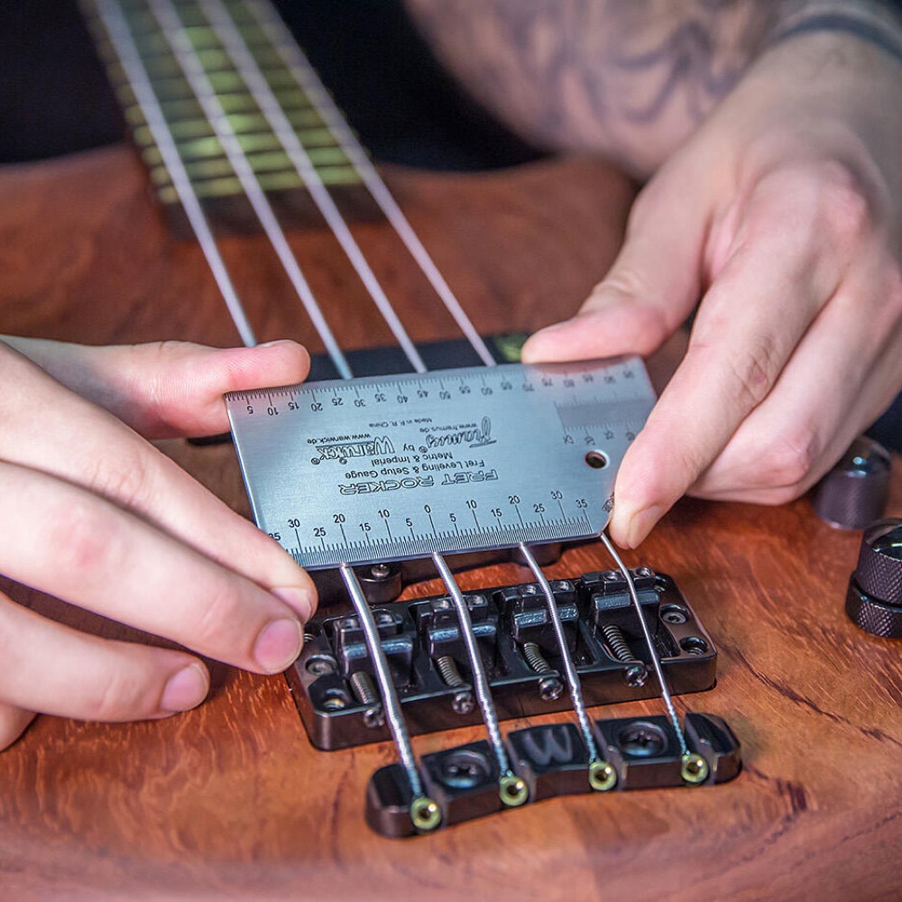 RockCare by Warwick Fret Rocker Fret Levelling & Setup Gauge フレットレベリング ステップゲージ 使用例