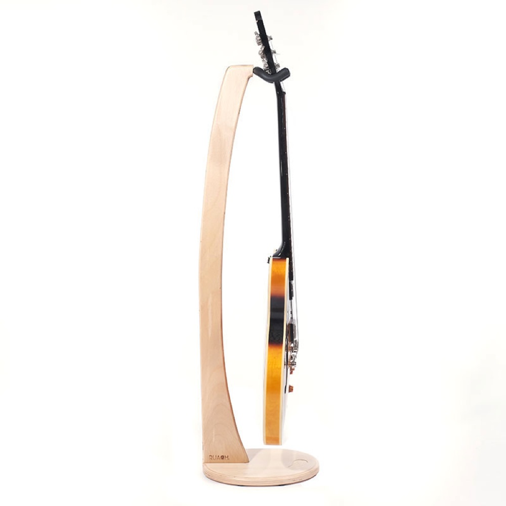 Ruach Music RM-GS1-B Wooden Acoustic/Electric Guitar Stand Birch ギタースタンド 使用例