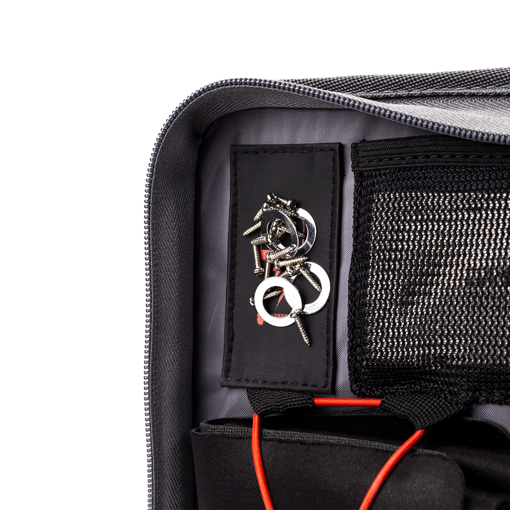 Planet Waves by D’Addario PW-EBMK-01 Bass Maintenance Kit ベースメンテナンスキット ケース内使用例画像