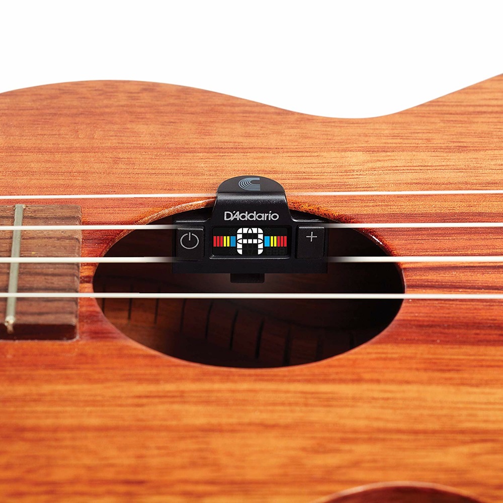 Planet Waves by D’Addario PW-CT-22 NS UkuSoundholeTuner ウクレレチューナー 使用例画像