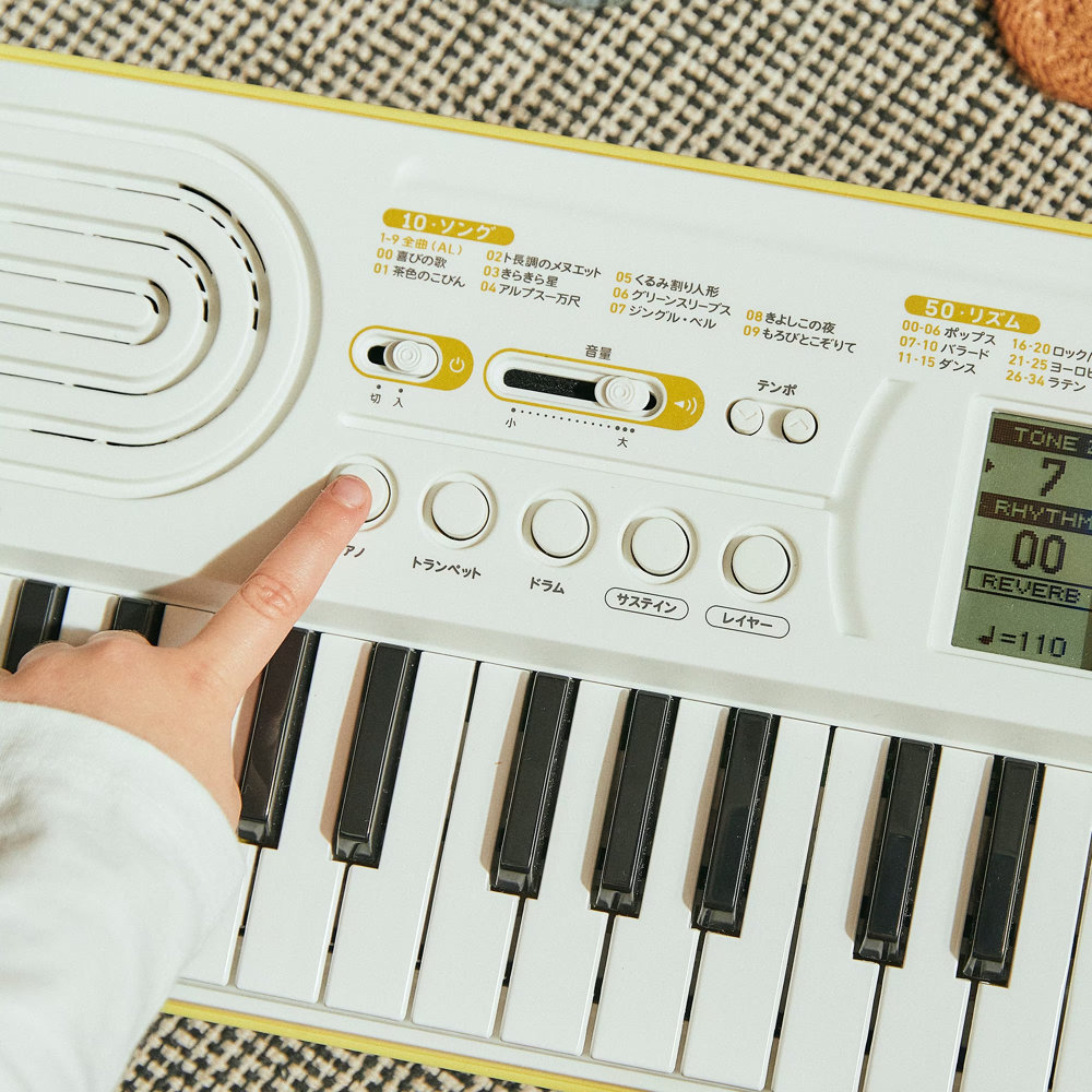 CASIO SA-80 44ミニ鍵盤 電子ミニキーボード 押すだけでピアノ、トランペット、ドラムセットの音になる音色ボタン