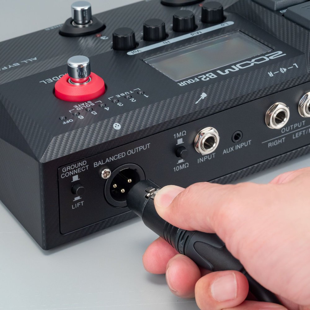 ZOOM B2 FOUR ベースマルチエフェクター アンプエミュレーター 使用イメージ