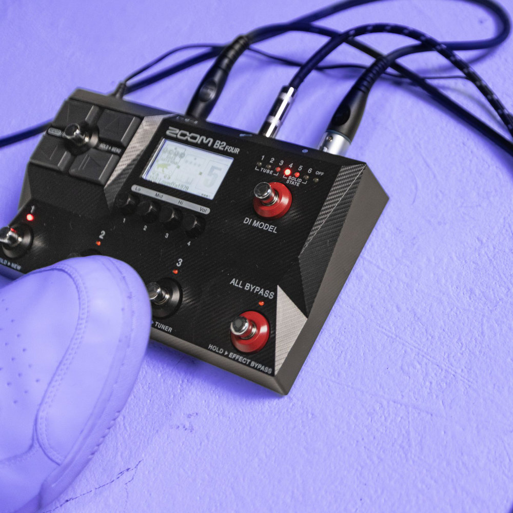 ZOOM B2 FOUR ベースマルチエフェクター アンプエミュレーター 使用イメージ