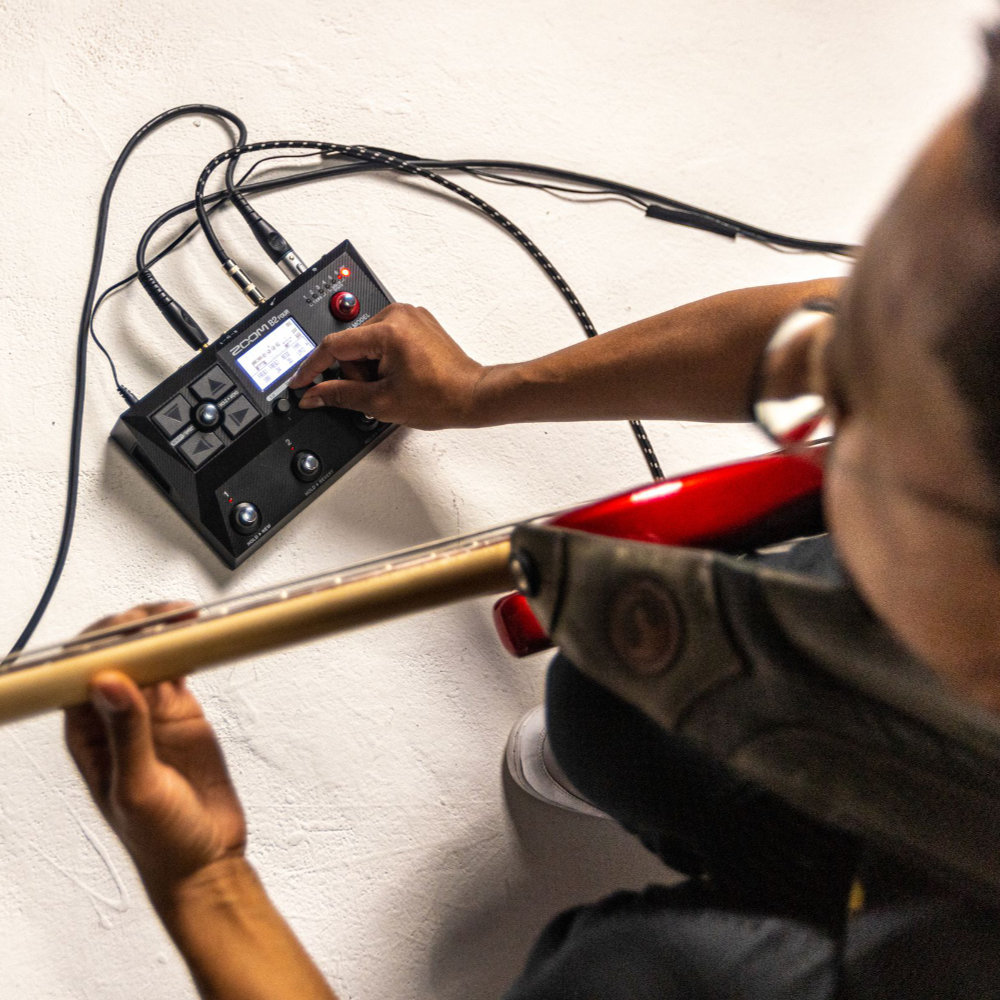 ZOOM B2 FOUR ベースマルチエフェクター アンプエミュレーター 使用イメージ