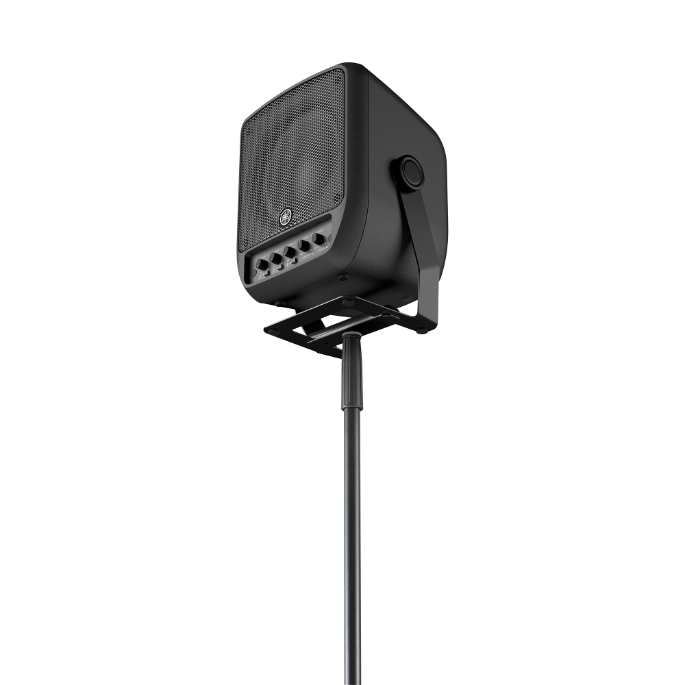 YAMAHA ヤマハ STAGEPAS 100BTR バッテリー搭載モデル ポータブルPAシステム スタンド設置例画像