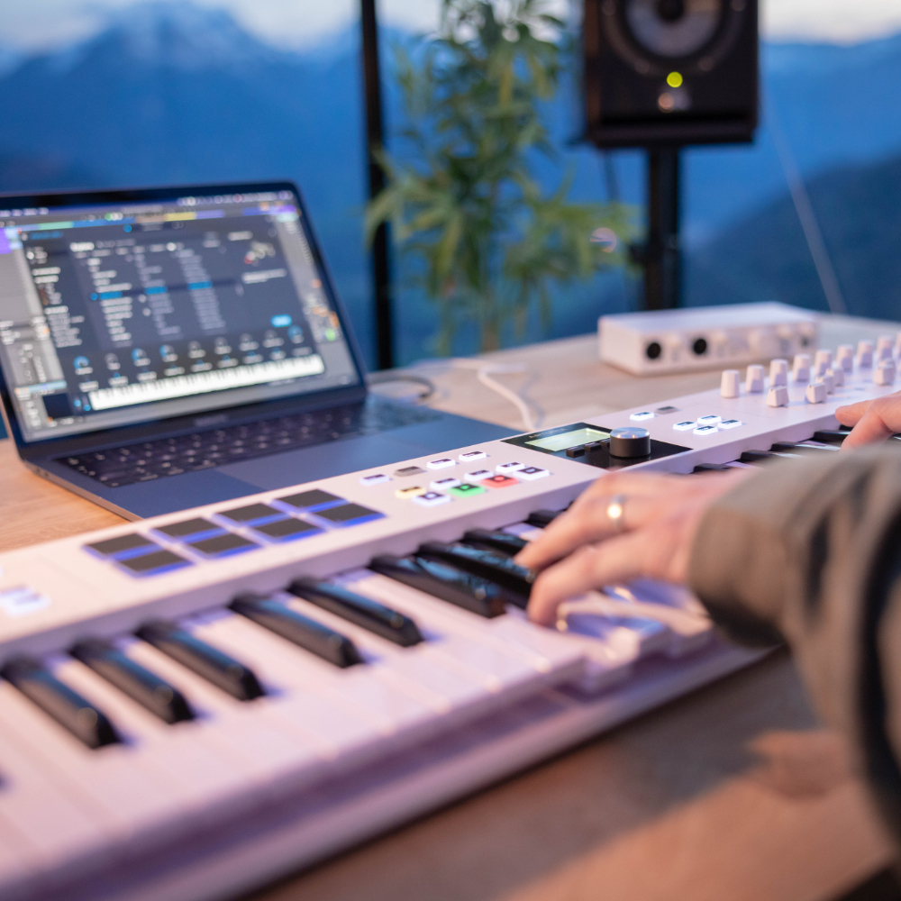 ARTURIA アートリア KeyLab Essential 49 mk3 BK 49鍵 MIDIキーボード Analog Lab Vなど豊富なバンドルソフトつき キーラボエッセンシャル イメージ画像2
