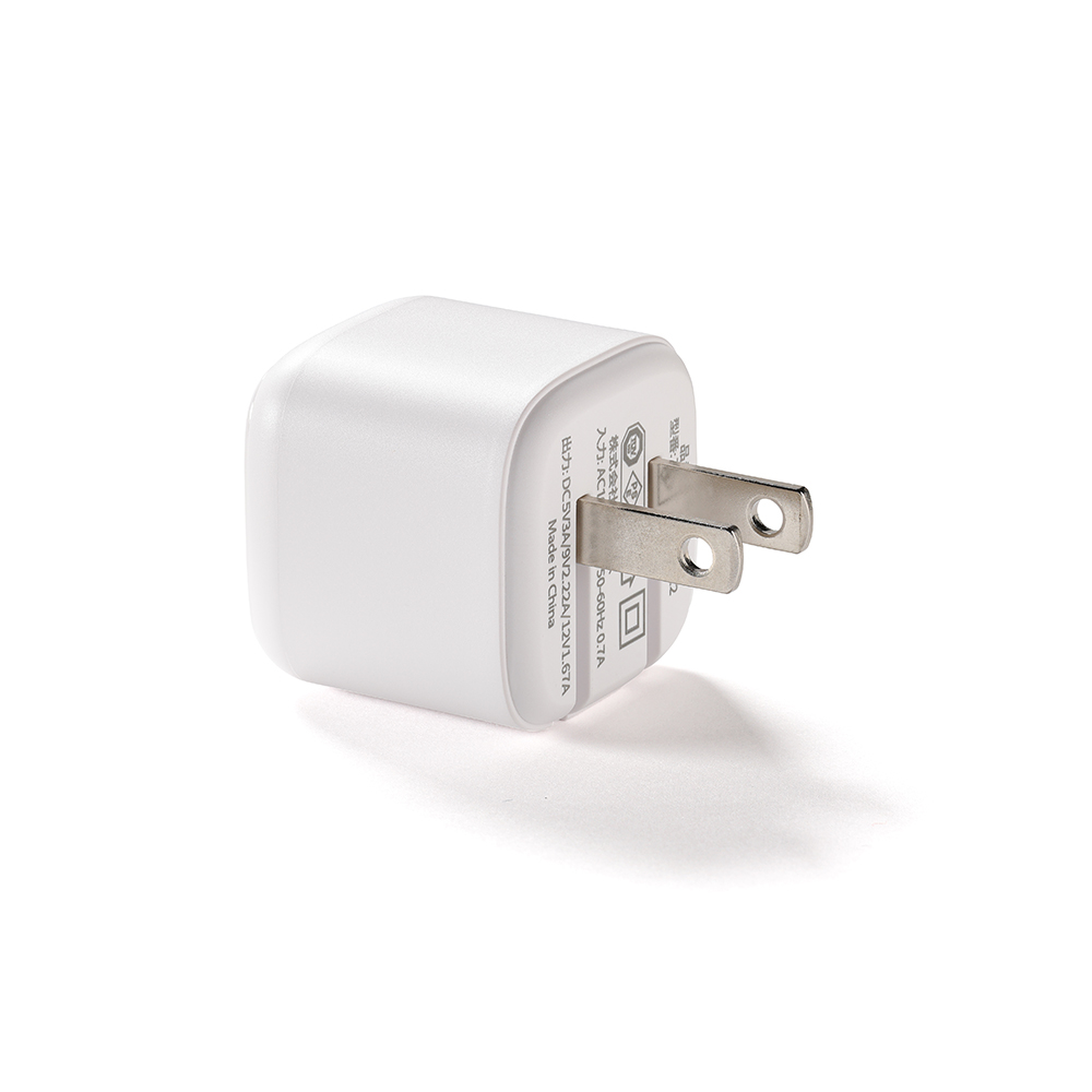 AXES アクセス APT-111 WH USB充電器 1ポート Type-C 20W(PD対応) 折り畳み式プラグ 急速充電 ホワイト プラグ側画像