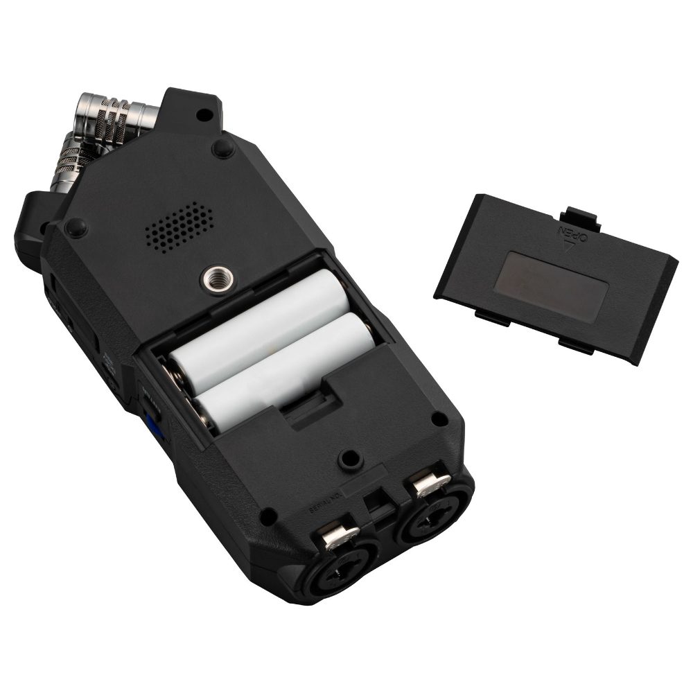 ZOOM ズーム H4essential 4トラック 32bitフロート録音 essentialシリーズ ハンディーレコーダー 斜めアングル画像
