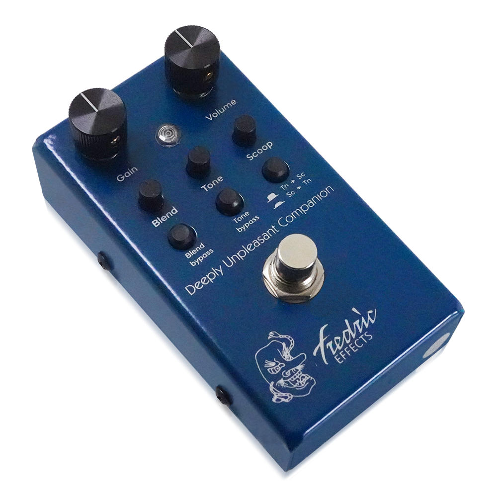 Fredric Effects フレドリックエフェクツ Deeply Unpleasant Companion MkII ファズ ベースエフェクター ギターエフェクター 斜めアングル画像