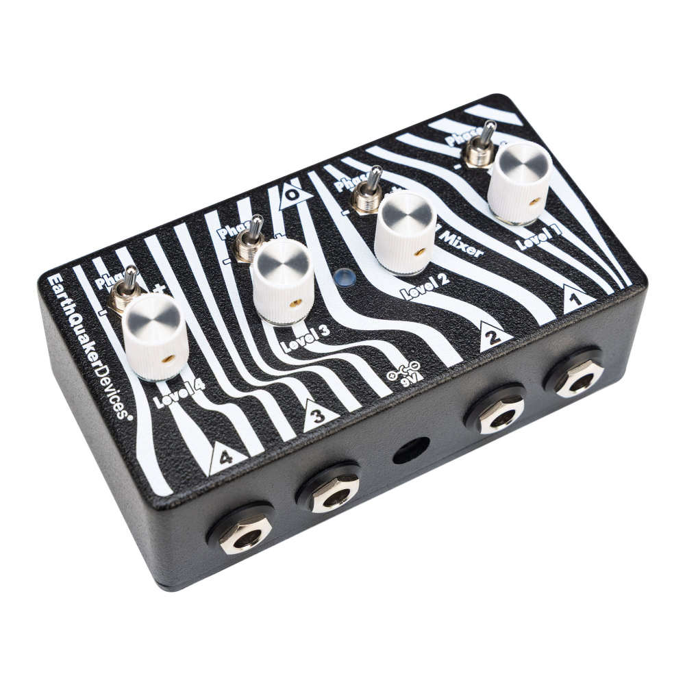 EarthQuaker Devices アースクエイカーデバイセス EQD Four to One Mixer ユーティリティシリーズ 4 to 1 ミキサー 左斜めアングル画像