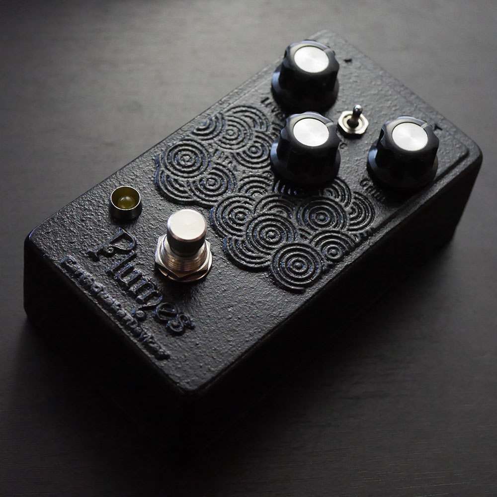EarthQuaker Devices アースクエイカーデバイセス EQD 南部鉄器製 Plumes ギターエフェクター オーバードライブ 全体