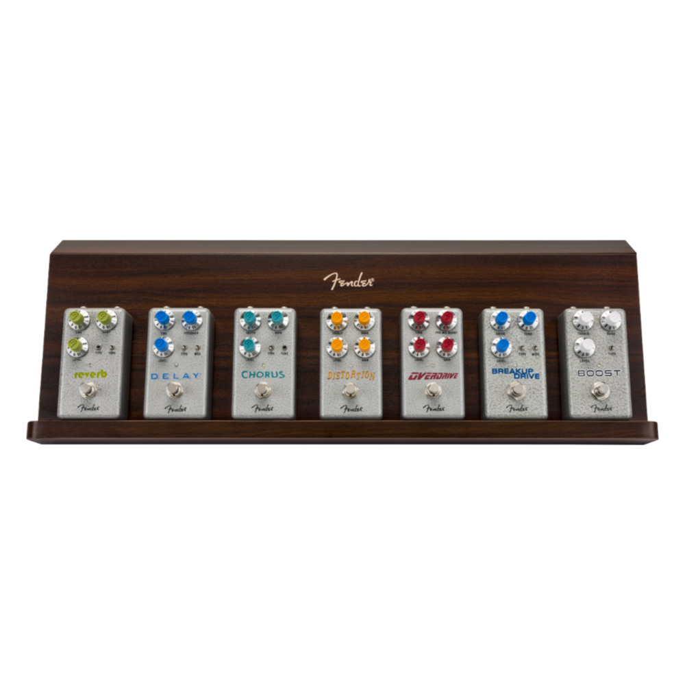 Fender フェンダー Deluxe Wooden Pedal Shelf エフェクターペダル用ディスプレイシェルフ 使用例画像2
