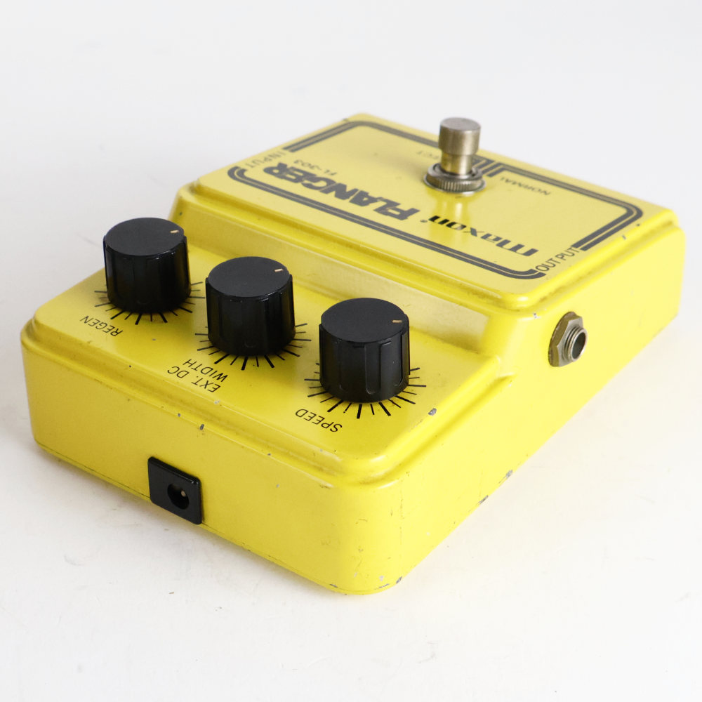【中古】 フランジャー MAXON マクソン FL-303 FLANGER 後期型 ギターエフェクター 本体画像 斜め 2