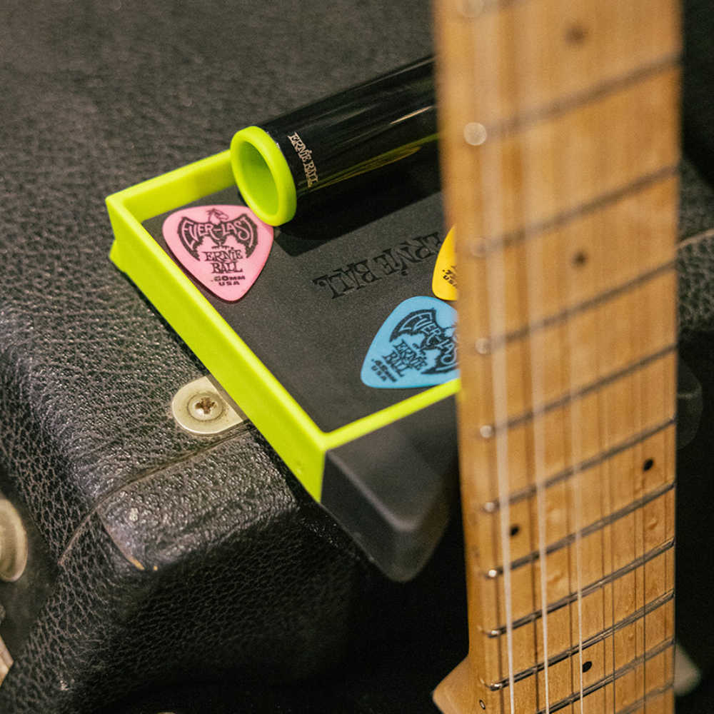 ERNIE BALL 9617 GUITAR NECK REST ギターネックレスト クレードルスタンド 使用例画像3