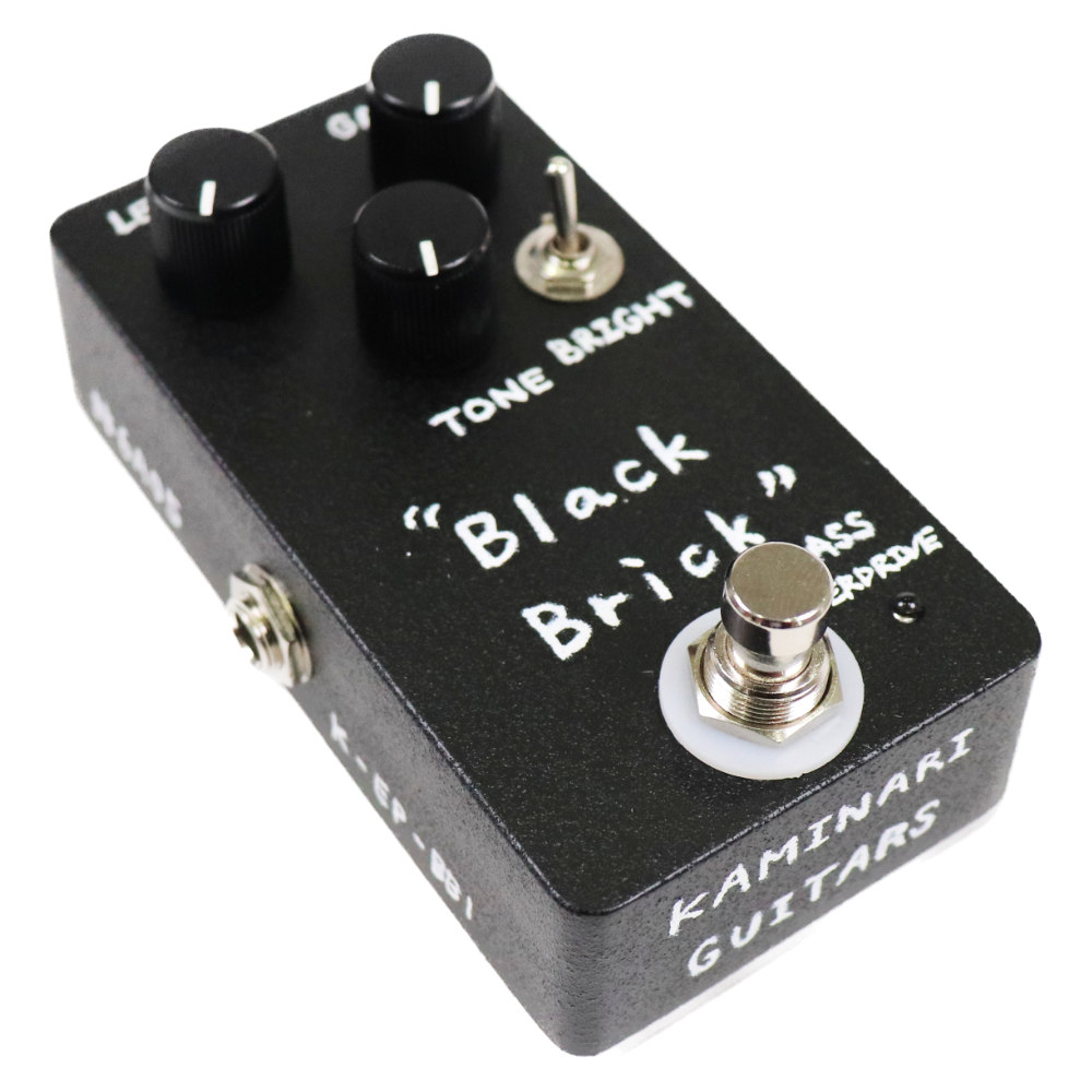 KAMINARI カミナリ Black Brick Bass Overdrive K-EP-BB1 ベース用オーバードライブ ベースエフェクター 本体画像 斜め 2