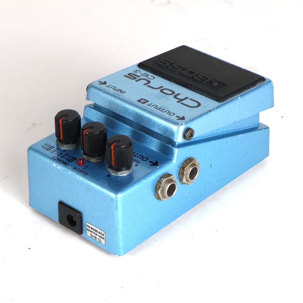 【中古】 コーラス エフェクター BOSS CE-3 Chorus Made in JAPAN ギターエフェクター リア斜めアングル画像