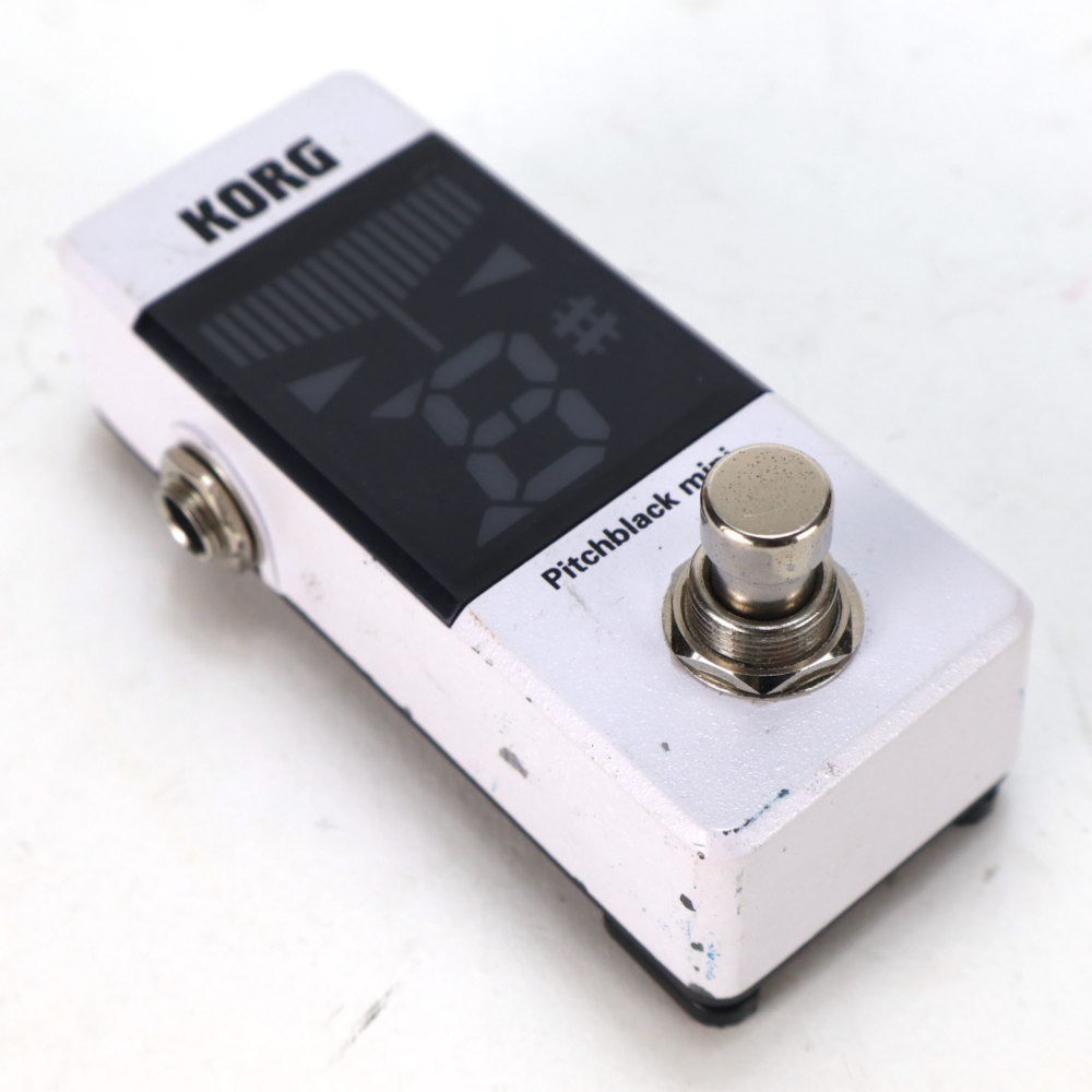 【中古】チューナー ピッチブラックミニ コルグ KORG PB-MINI-WH pitchblack mini white クロマチックチューナー 斜めアングル画像
