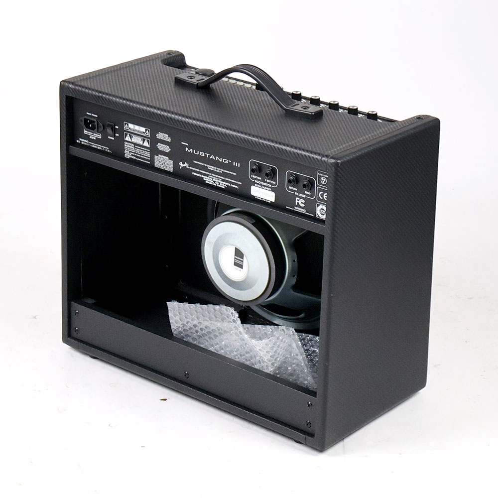 【中古】 ギターアンプ FENDER MUSTANG III 全体