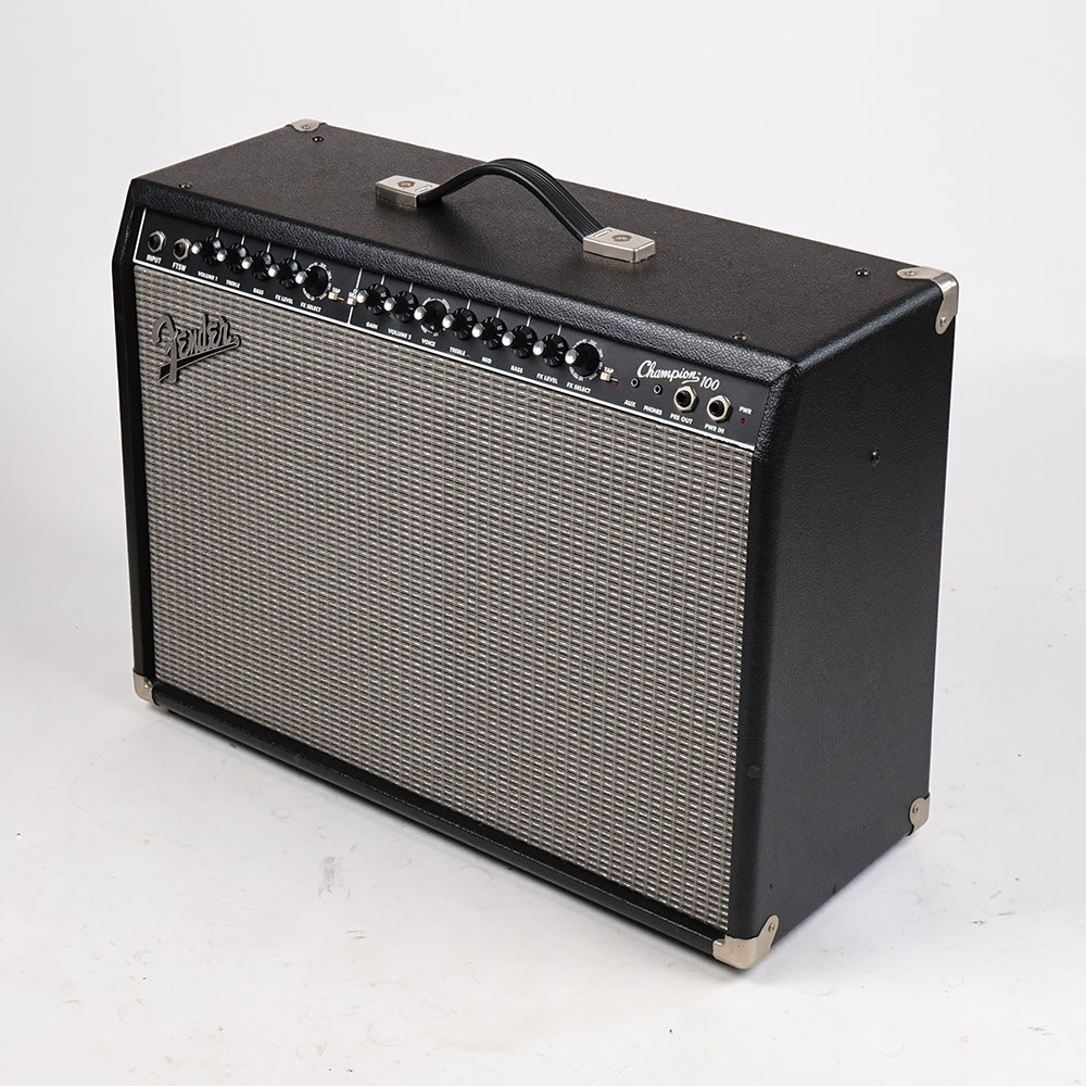 【中古】 ギターコンボアンプ FENDER Champion 100 全体