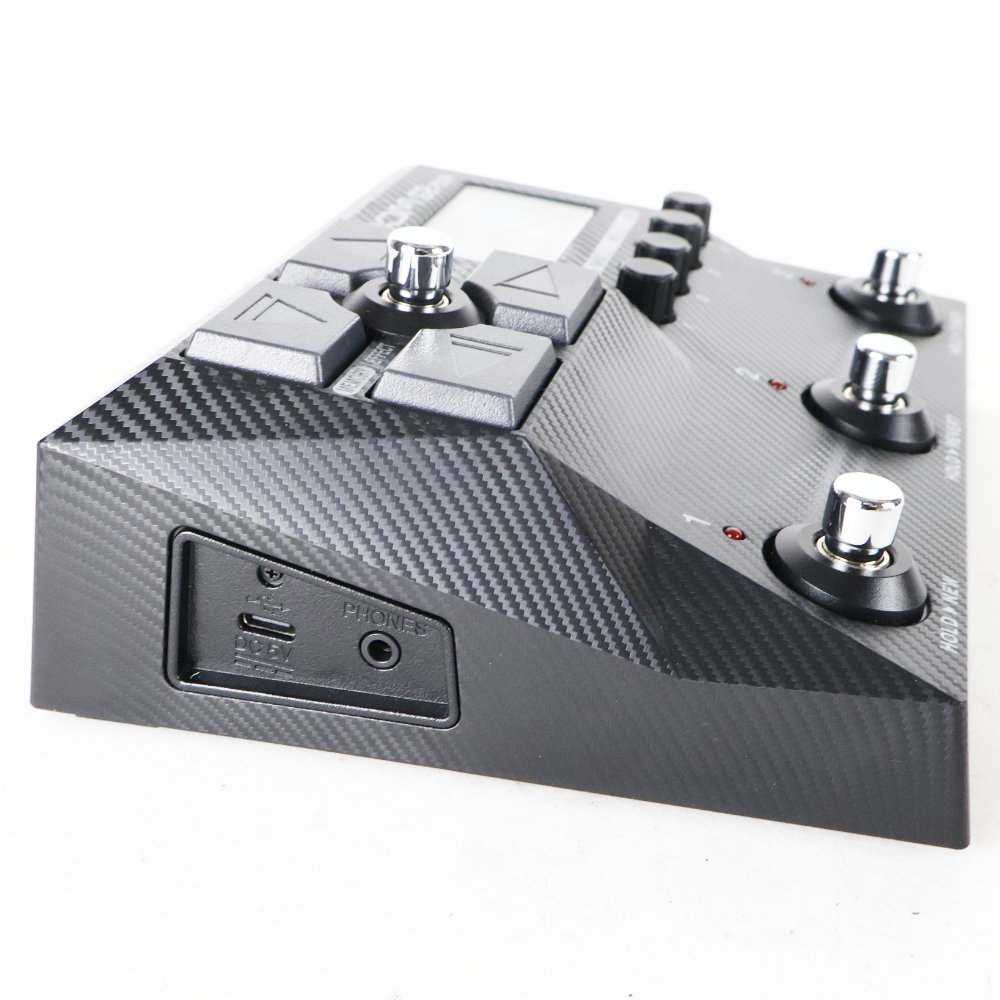 【中古】 ZOOM G2 FOUR ギターマルチエフェクター アンプエミュレーター 本体画像 斜め 