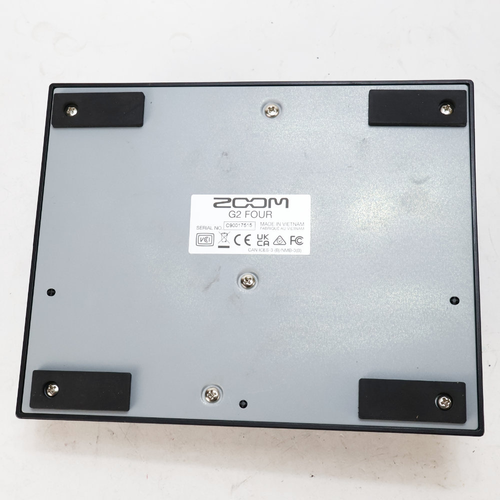 【中古】 ZOOM G2 FOUR ギターマルチエフェクター アンプエミュレーター 本体画像 裏
