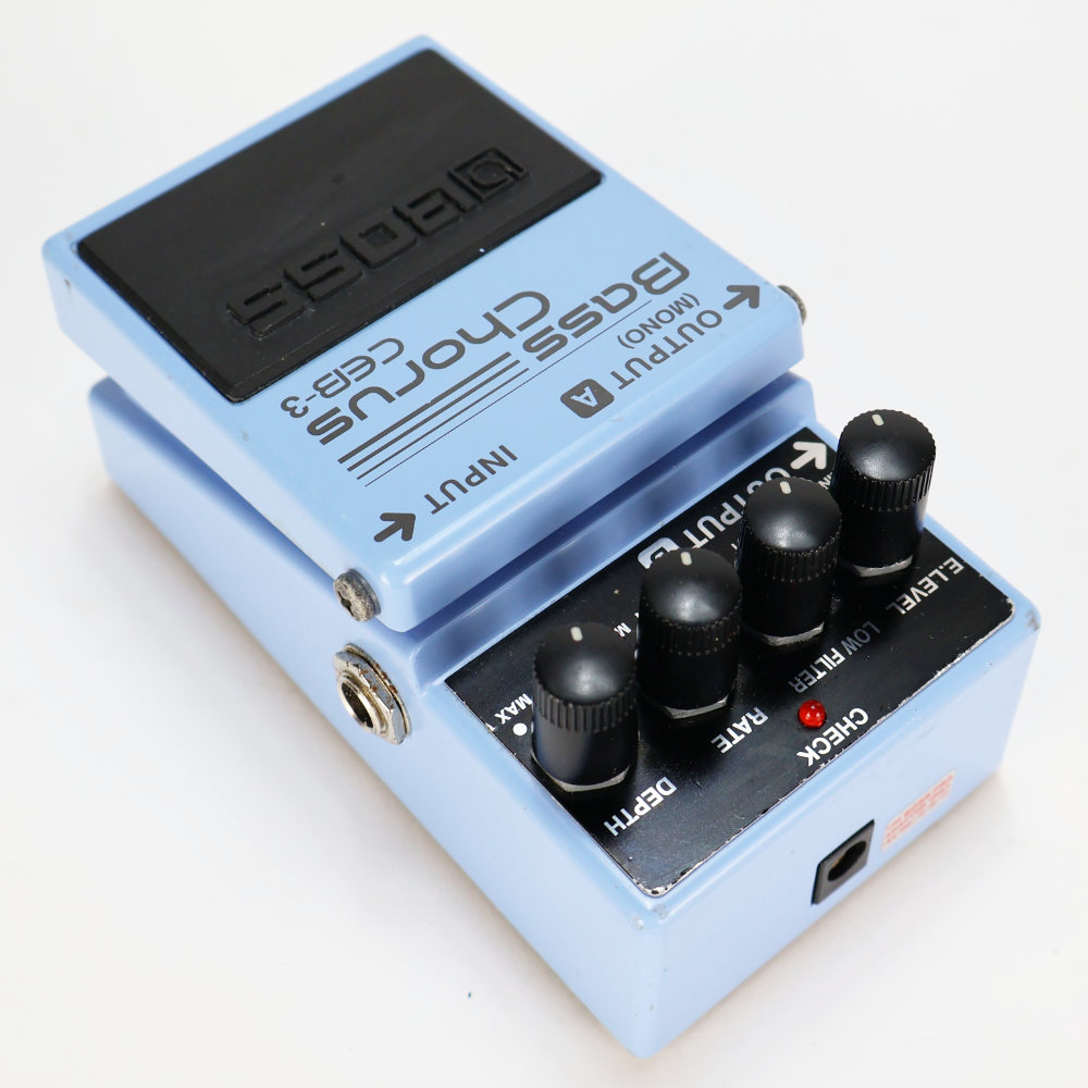 【中古】 ベースコーラス エフェクター BOSS CEB-3 Bass Chorus ベースエフェクター 本体画像 斜め