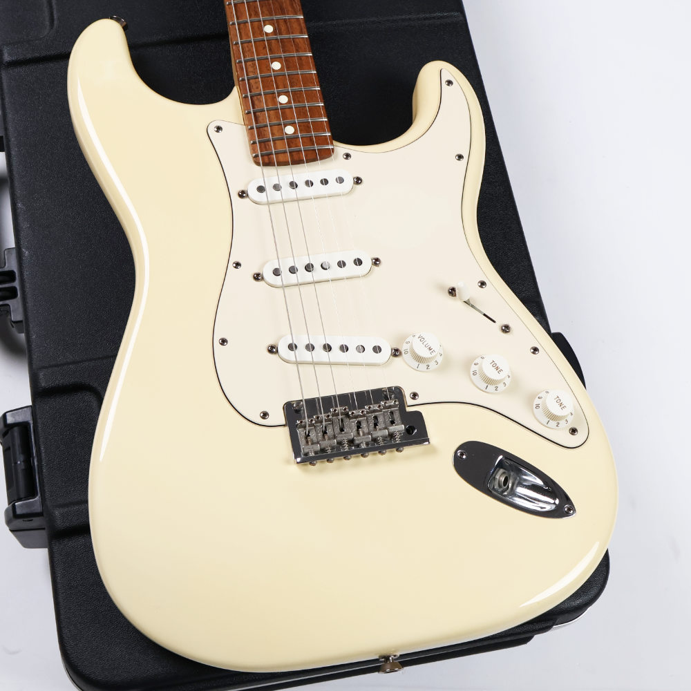【中古】 エレキギター Fender American Standard Stratocaster Rosewood Fingerboard Olympic White 2008年製 フェンダー ボディ画像 