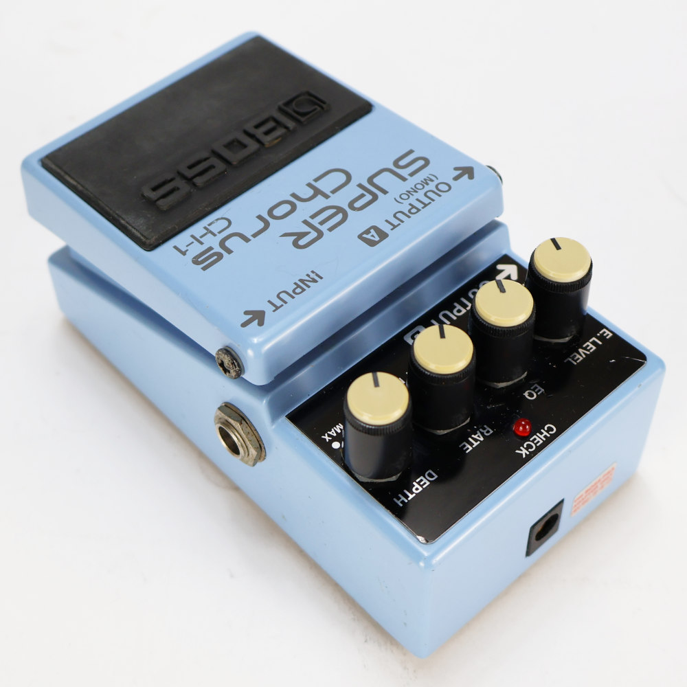 【中古】スーパーコーラス エフェクター BOSS CH-1 Super Chorus ギターエフェクター コーラス 本体画像 斜め 