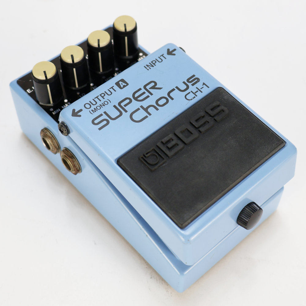 【中古】スーパーコーラス エフェクター BOSS CH-1 Super Chorus ギターエフェクター コーラス 本体画像 斜め 2
