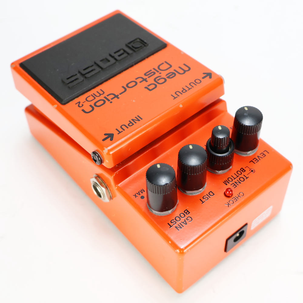 【中古】メガディストーション エフェクター BOSS MD-2 Mega Distortion ギターエフェクター ディストーション 本体画像 斜め 
