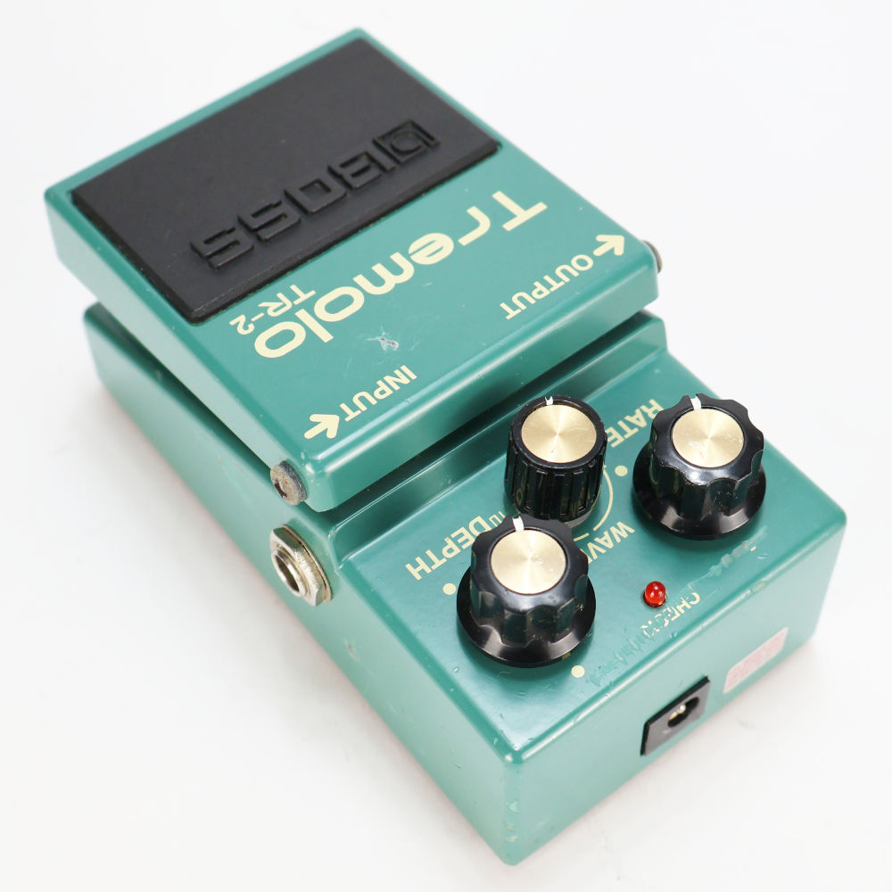 【中古】 トレモロ エフェクター BOSS TR-2 Tremolo ギターエフェクター 本体画像 斜め 