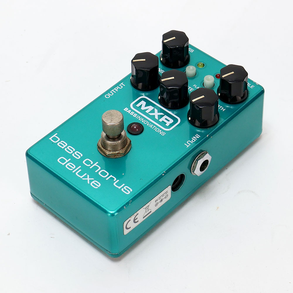 【中古】 ベース用コーラスエフェクター MXR M83 BASS CHORUS DLX 全体