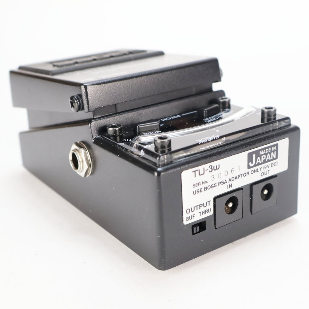 【中古】 BOSS TU-3W Chromatic Tuner WAZA CRAFTシリーズ ギターチューナー 本体画像 斜め 