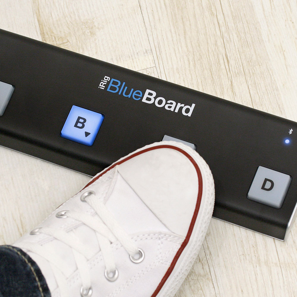 IK Multimedia iRig BlueBoard Bluetooth対応 MIDIコントローラー 使用イメージ